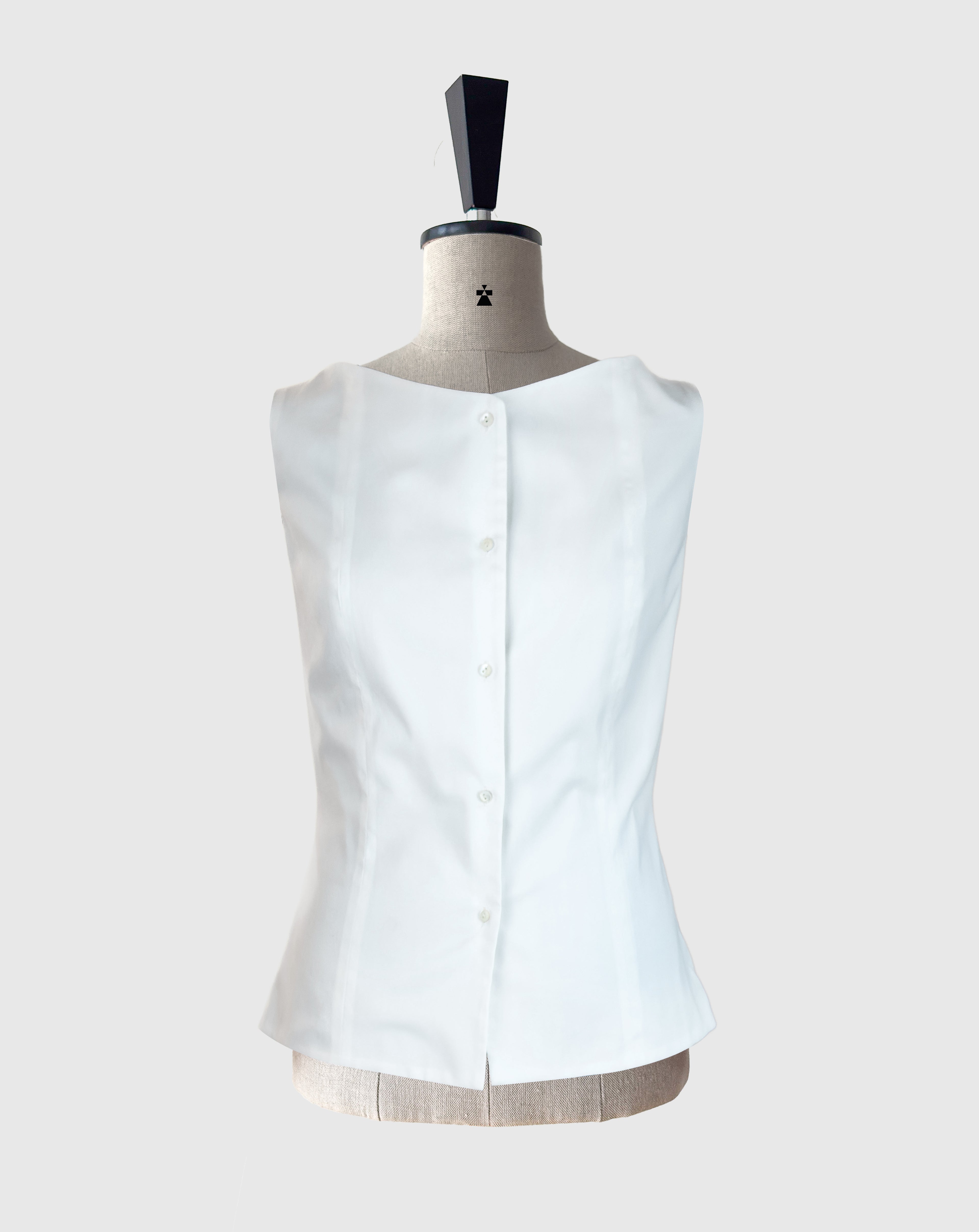 Taliowany top koszulowy „White Form"- 100% włoska bawełna